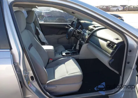 2014 Toyota Camry Le z USA, uszkodzony, nr VIN 4T4BF1FK7ER444516